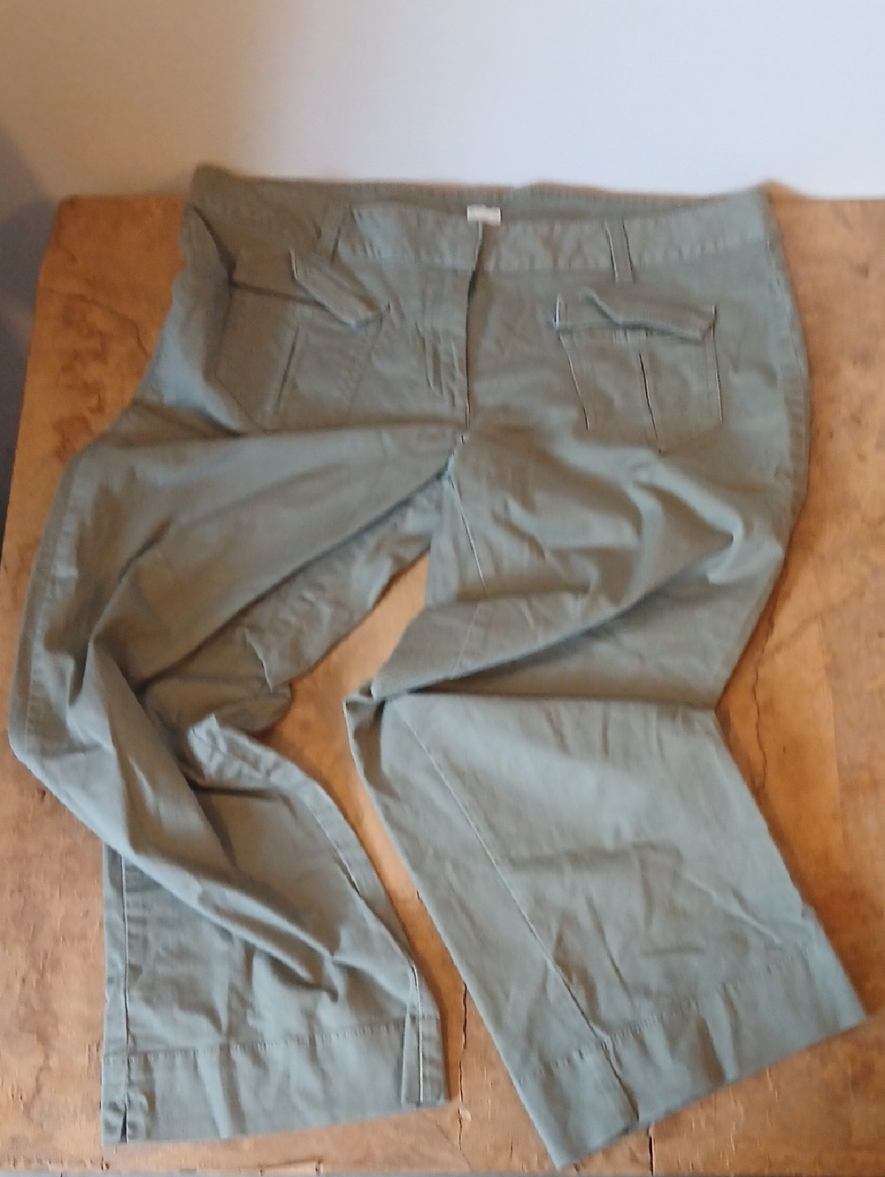 Women's 12 Khaki Olive Green Wide-Leg Capris Stretch